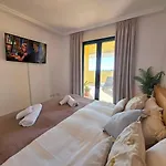 Апартаменты Queen Marie - Golf, Parking And Pool - *