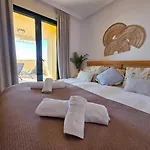 Queen Marie - Golf, Parking And Pool - *